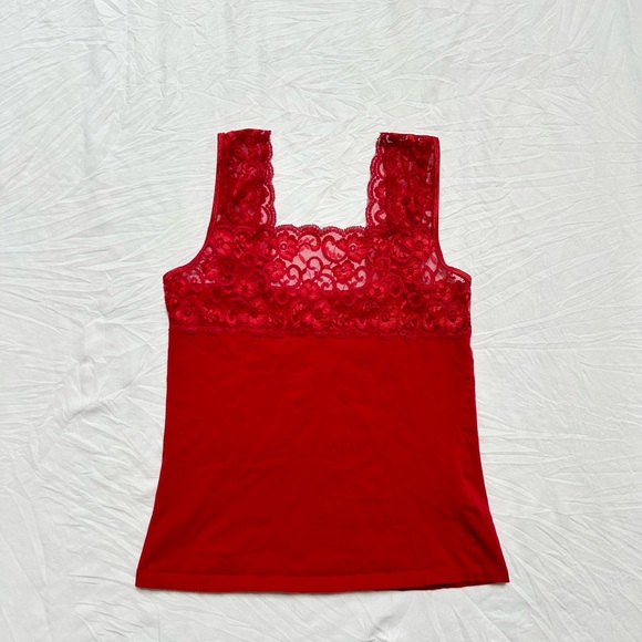 Red lace cami - Picture 7 of 9